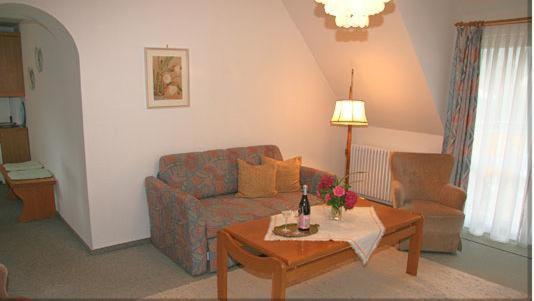 Landhaus Weilertal Hotel บาเดนไวเลอร์ ภายนอก รูปภาพ
