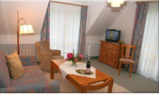 Landhaus Weilertal Hotel บาเดนไวเลอร์ ภายนอก รูปภาพ