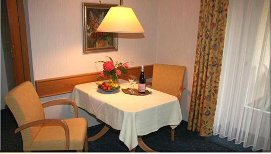 Landhaus Weilertal Hotel บาเดนไวเลอร์ ภายนอก รูปภาพ